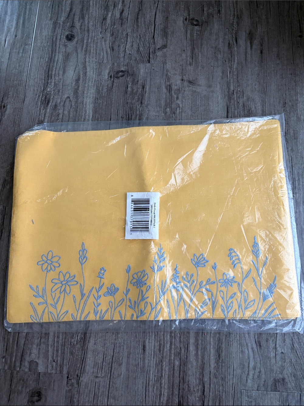 💯 cotton Yellow embroidered Floral Placemats with Blue Meadow Design